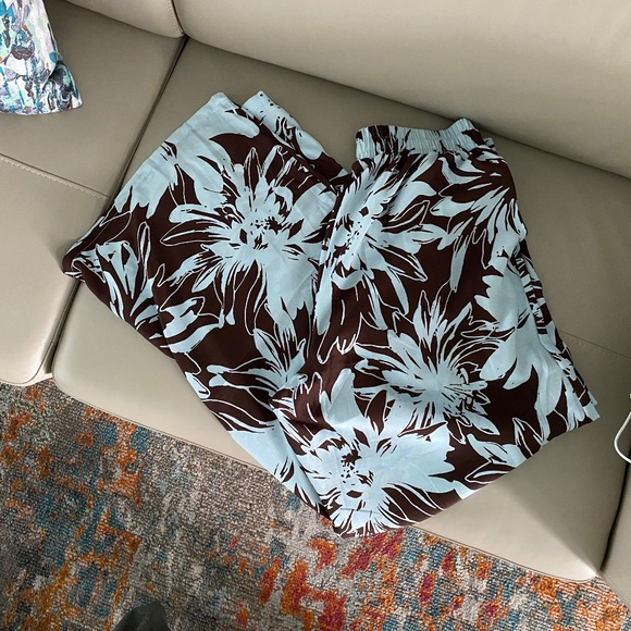 NWT 2 Piece Wide Leg Pants Set Chocolate Brown Floral Sz M - Picture 3 of 14